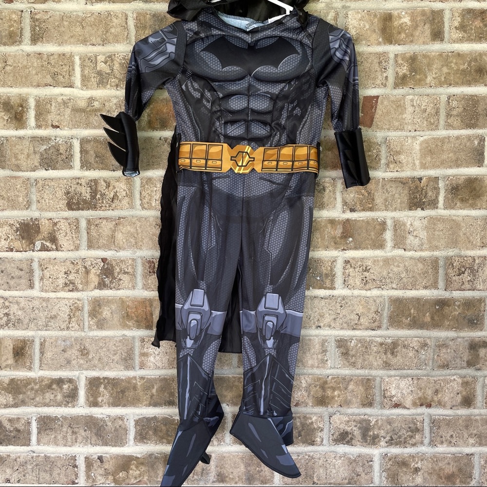 Justice League Batman Costume NWT 2T/3T